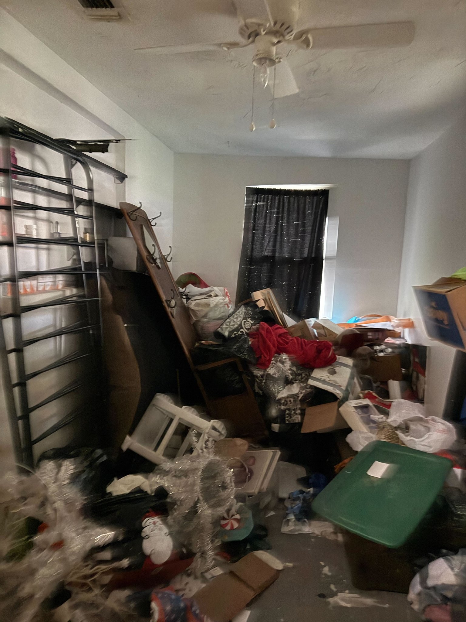 04-interior-clutter