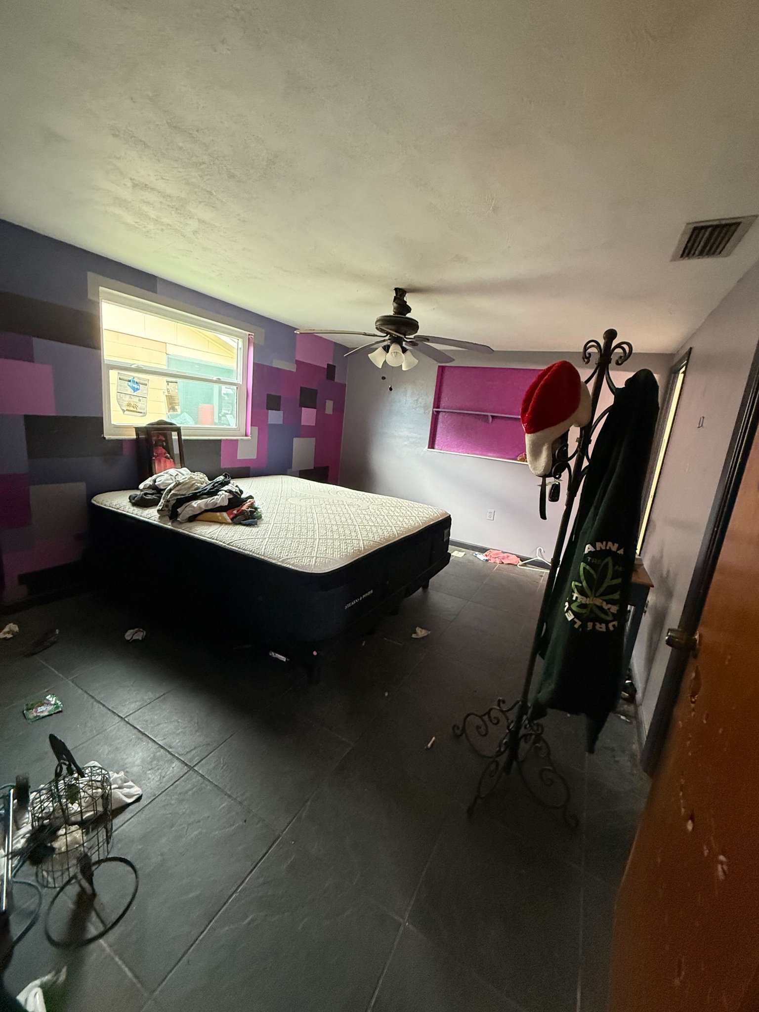 09-bedroom