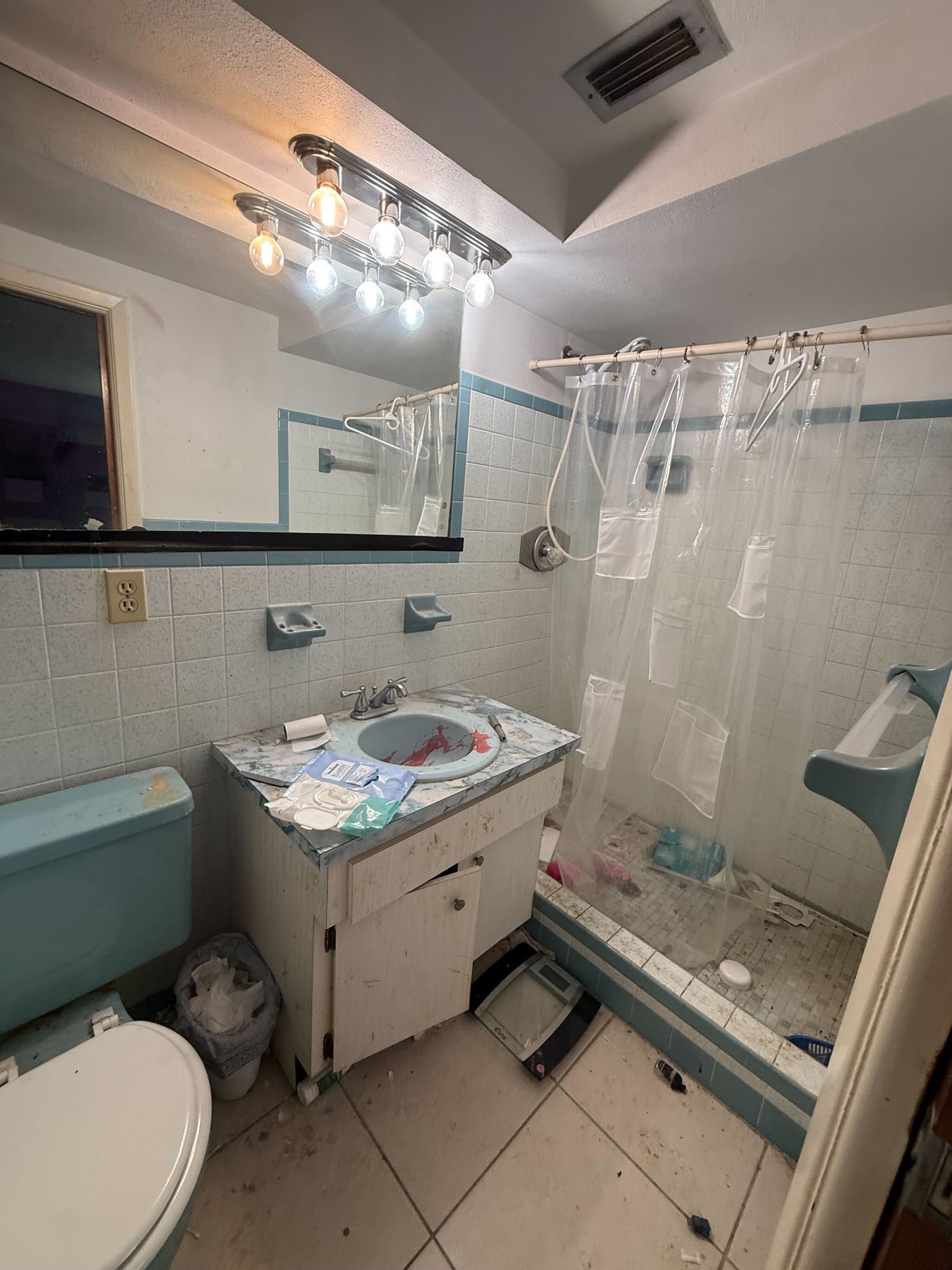 10-bathroom